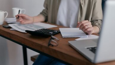 Memory Care vs. Assisted Living: What’s the Difference?